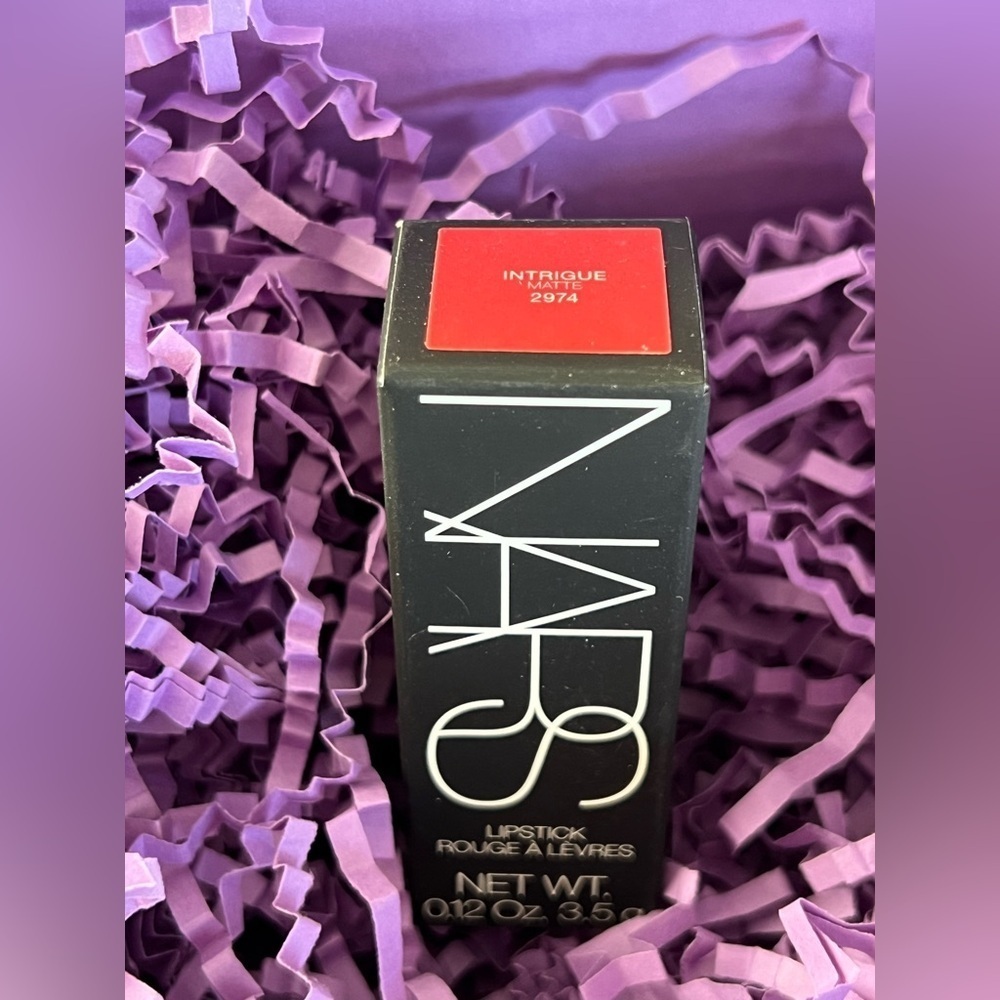NARS Lipstick Matte Intrigue